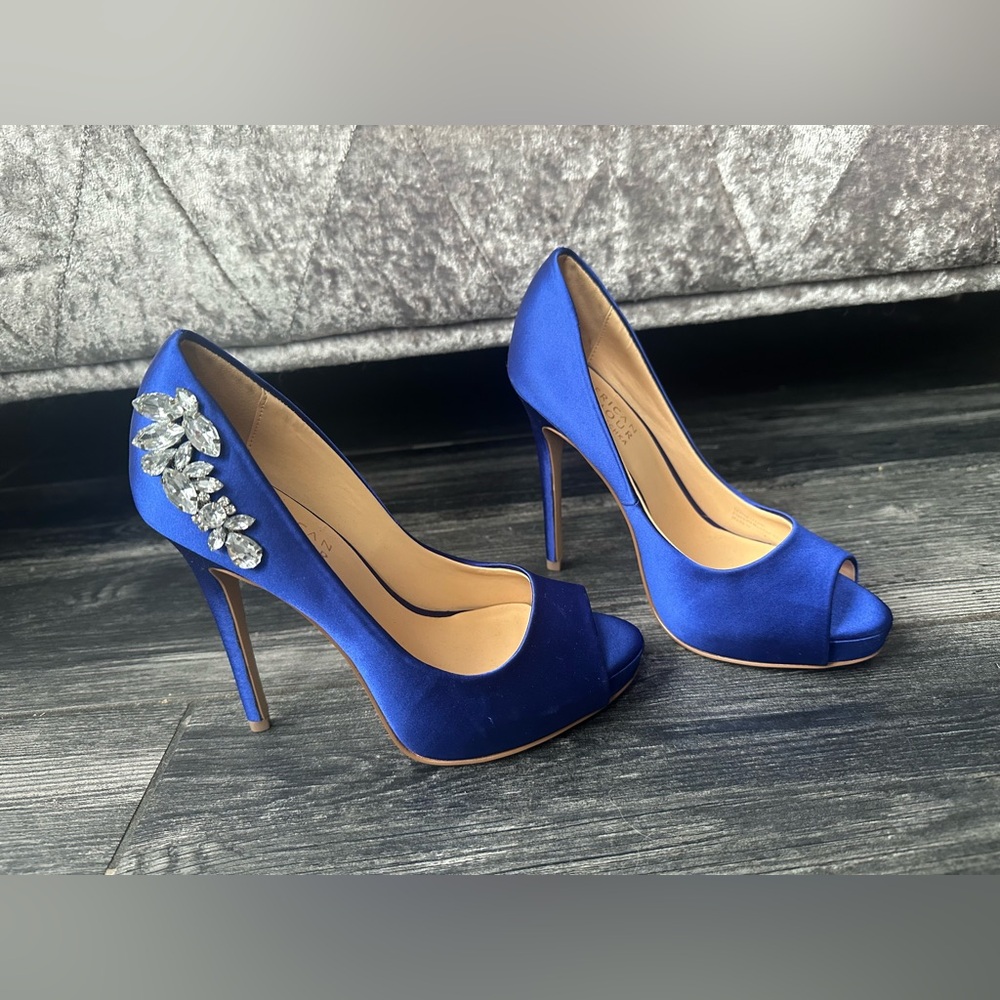 Badgley Mischka American Glamour Embellished Royal Blue Satin Peep Toe Pump Sz 6